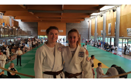 Ceinture noire pour Aline et Noémie !